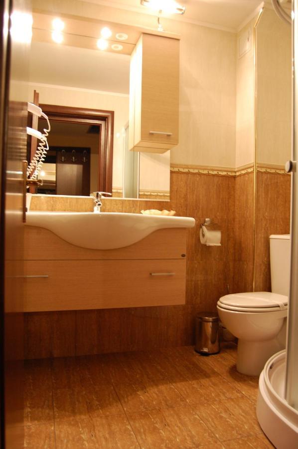 Hotel Esprit Brassó Szoba fotó